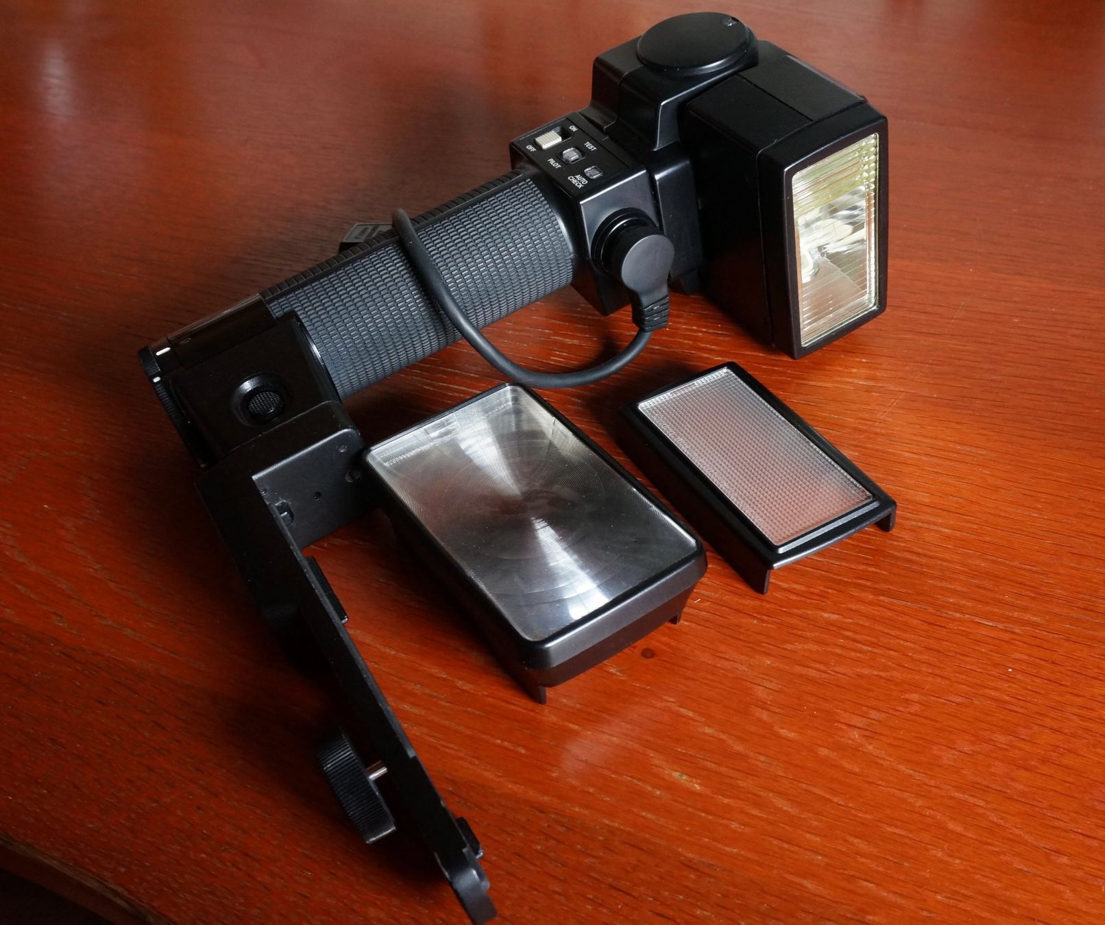 Canon Flash: Canon Speedlite 533G Stabblitz mit Zubehör – Usato da Spreitenbach venduto da Salesmanship 7