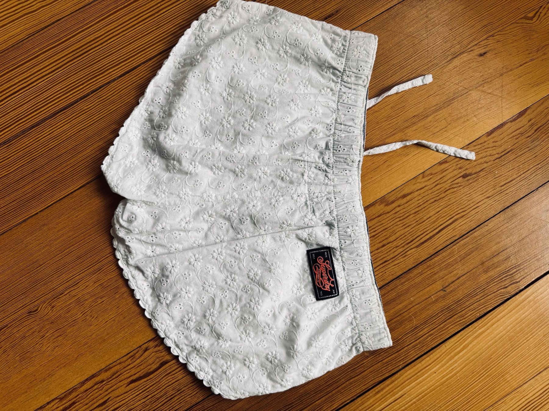 Superdry Lotti di vestiti: Sommerpants superdry – Usato da zürich venduto da Josmon 2