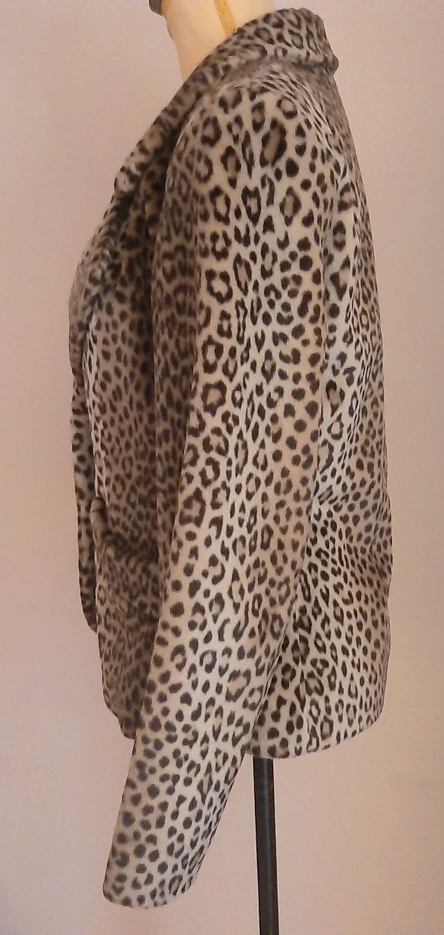 Saint Laurent Jacken: Veste Yves Saint Laurent léopard vintage – Gebraucht aus Chêne-Bourg von chsandra34 8