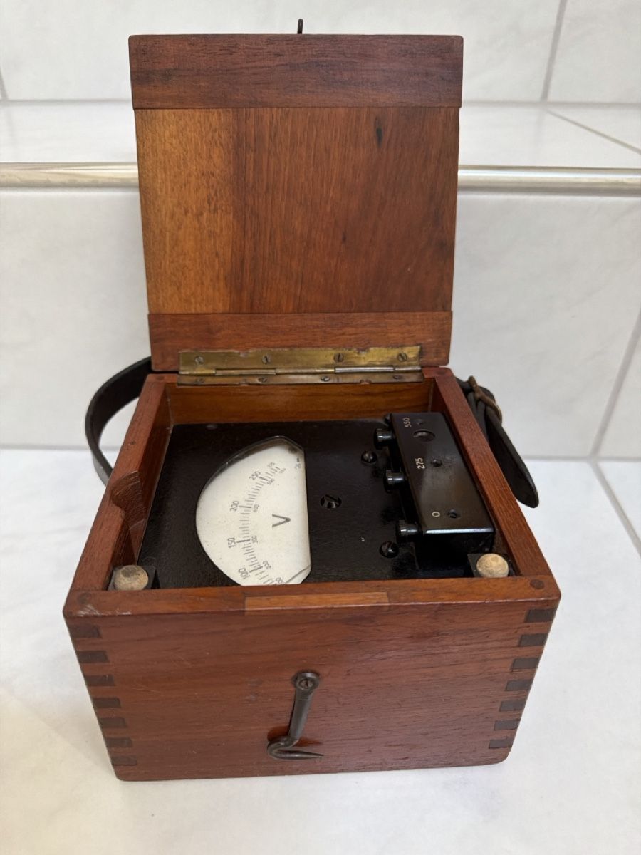 Messen: Altes Messgerät , Voltmeter. – Gebraucht aus Biberist von Momo33 4