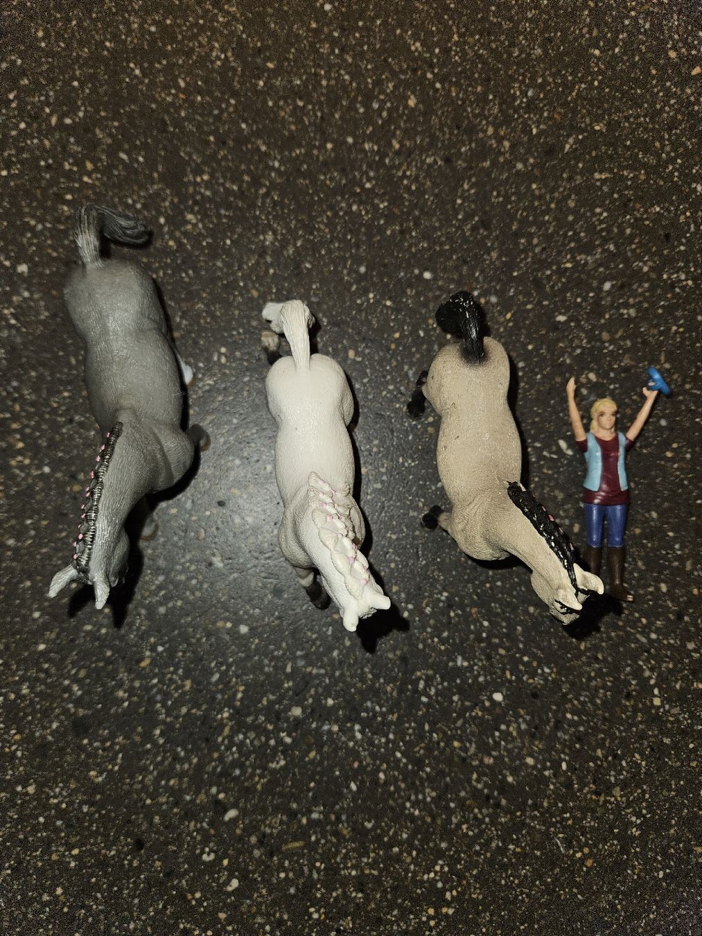 Schleich Giocattoli: Schleich Set 3 Pferde und 1 Figur  – Nuovo (secondo la descrizione) da Anwil venduto da tamoos 3