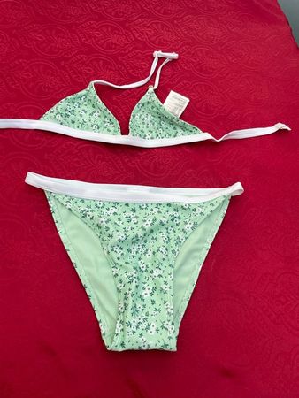 NEU Mädchen Bikini mit Blumen 134/140