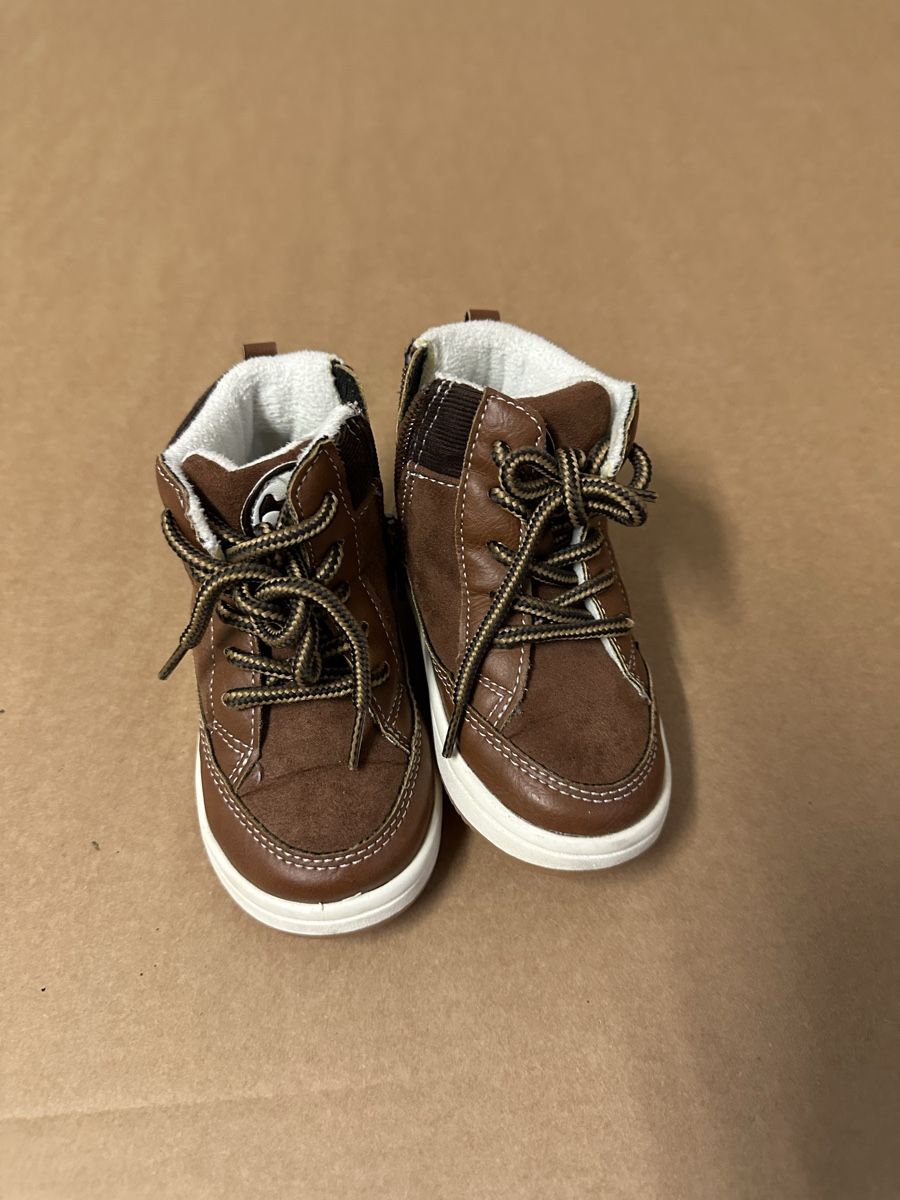Scarpe per ragazzi: Kinderschuhe Gr. 22 – Usato da Mels venduto da pedromiguel_12