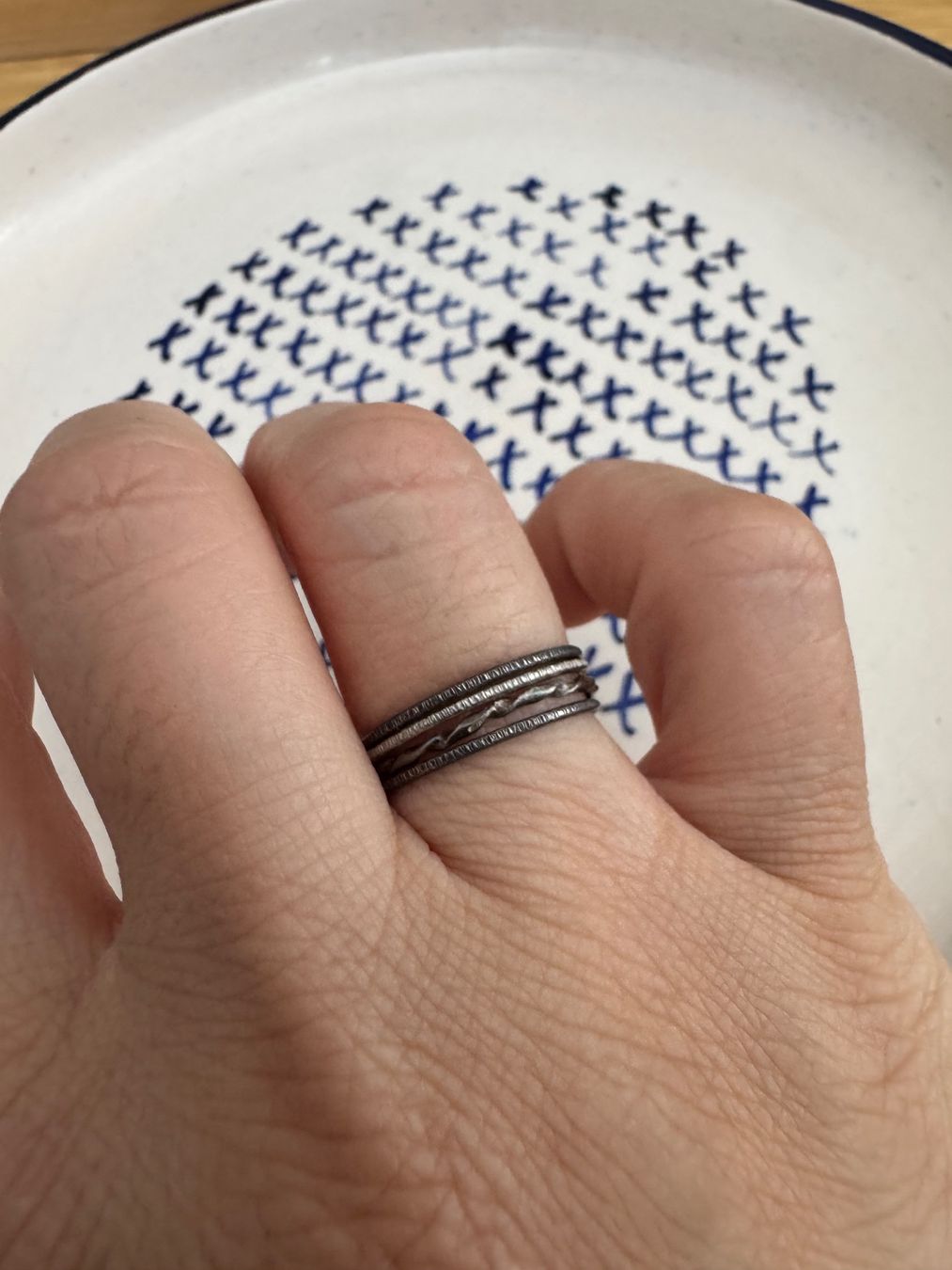 Ringe: Ring set 4 stackable minimalist silver & gunmetal rings – Gebraucht aus Zürich von kri_zhv2