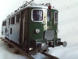 Seltene  Lokomotive SBB Ae 4/6 grün 3 Leiter WS