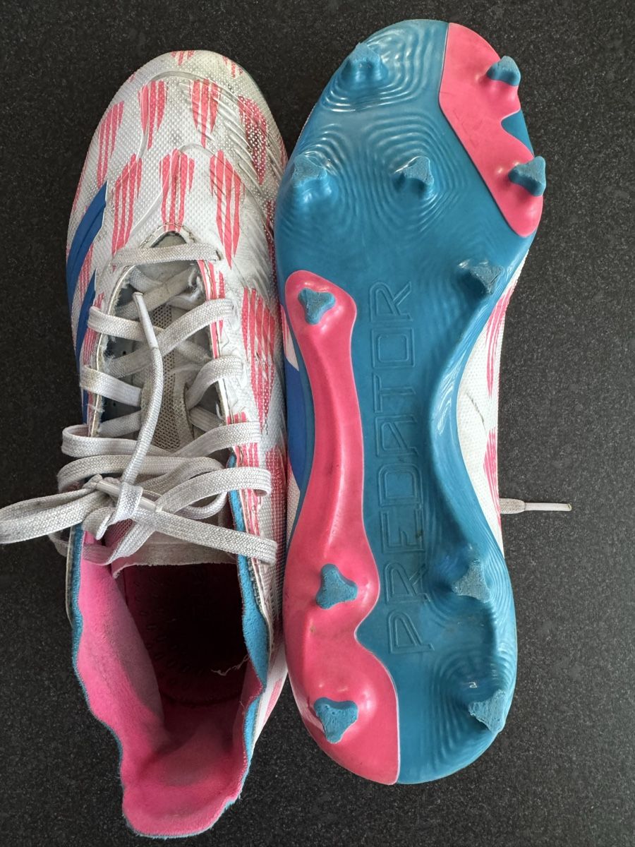 Adidas Scarpe da uomo: Chaussures de foot Adidas Predator, taille 40, rose – Usato da Gland venduto da danbon5 2