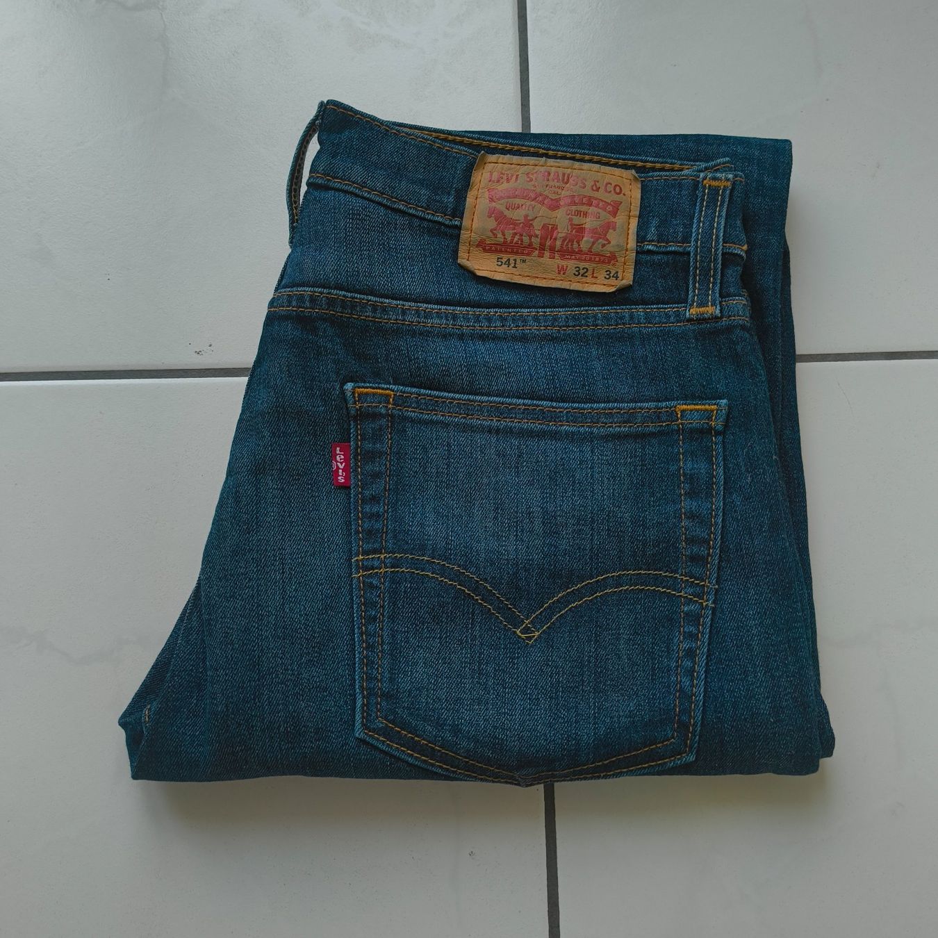 Levi's Jeans: Levis  541 Jeans W 32 – Nuovo (secondo la descrizione) da Uitikon Waldegg venduto da PJLS1