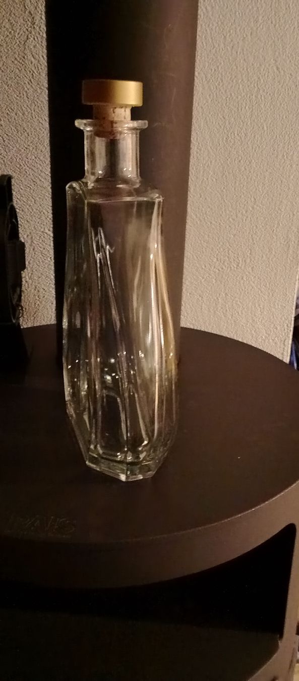 Autres vaisselles & verres: Glasflasche 1,5 Liter – D'occasion à Maienfeld par Hanswurst64 2