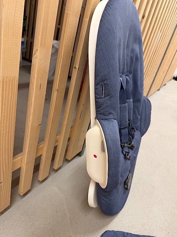 Sdraiette & Sdraiette a dondolo: Stokke Steps Babywippe/Bouncer – Usato da St. Gallen venduto da lid_cc7q 4