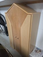 hmHolzschrank mit zwei Türen