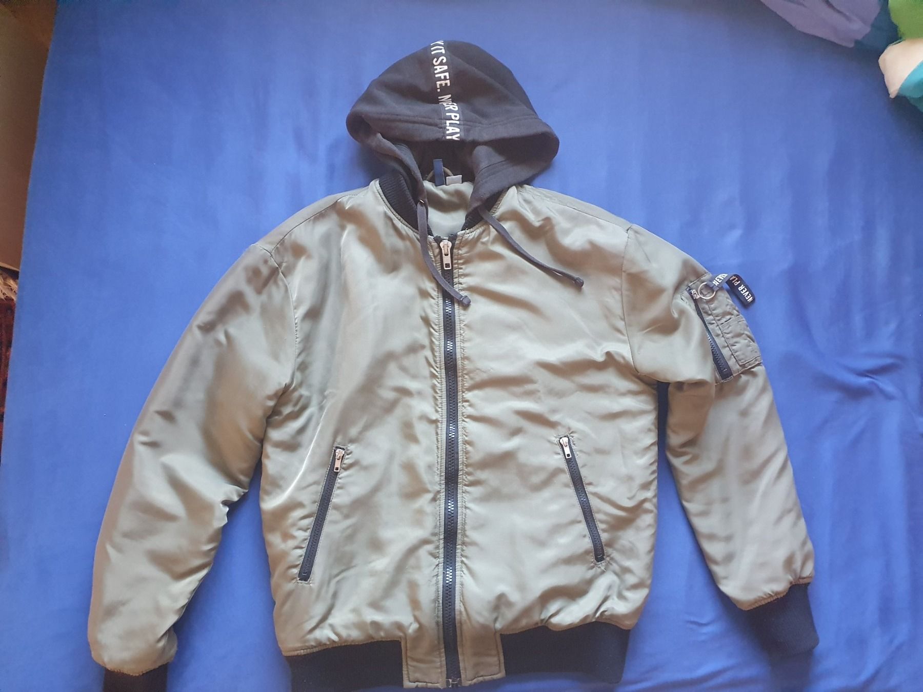 H&M Giacche: Bomberjacke H&M olive – Usato da Bern venduto da NilsMosi 7