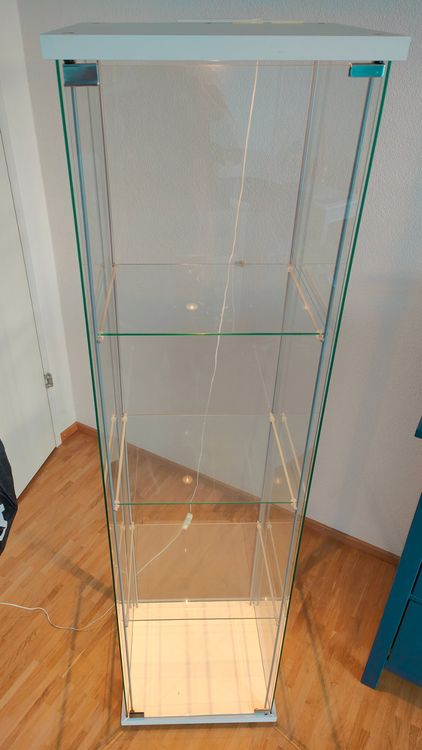 Verwunderlich Ikea Glasvitrine Mit Beleuchtung Bild