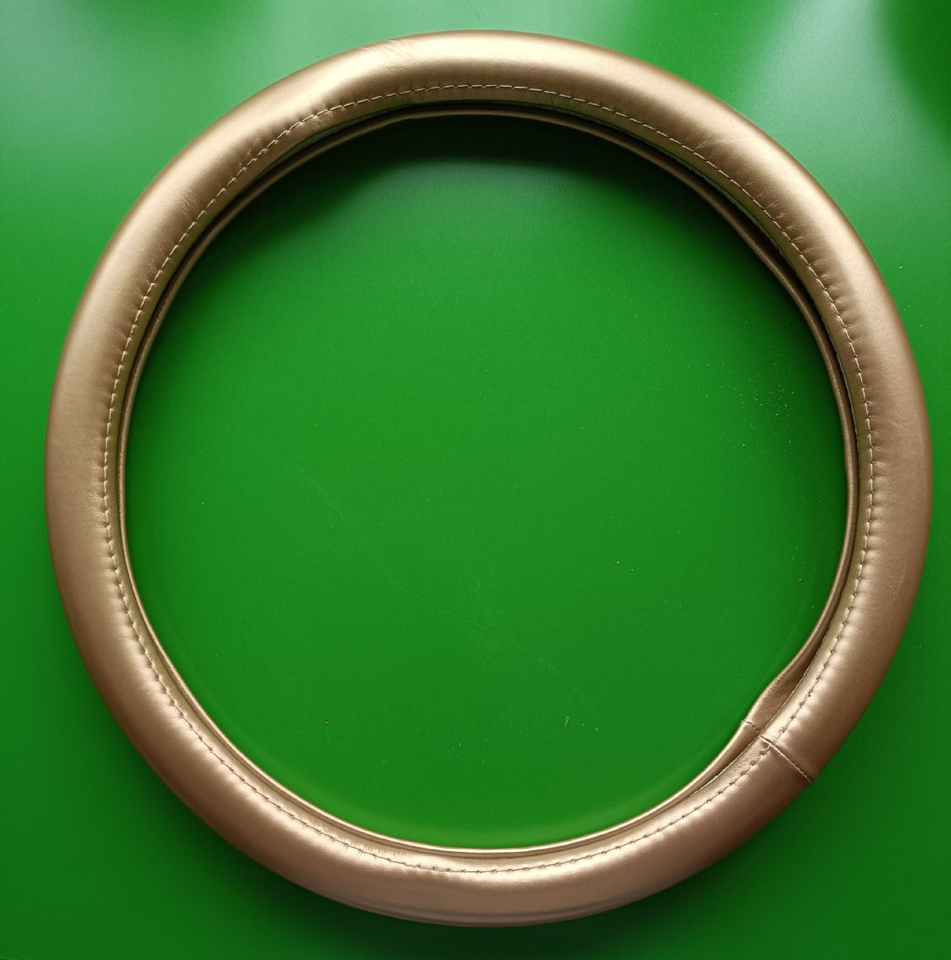 Cover & Protezioni schermo: Lenkradhülle gold/schwarz, neu – Nuovo e nell'imballaggio originale da Wettingen venduto da VO40 1