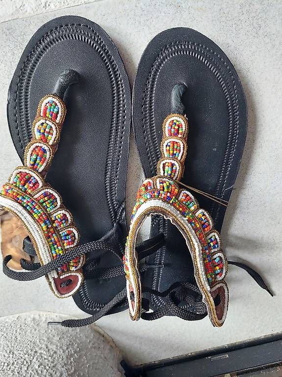 Scarpe da donna: Perlen-Sandalen – Usato da Biel/Bienne venduto da ChZ10