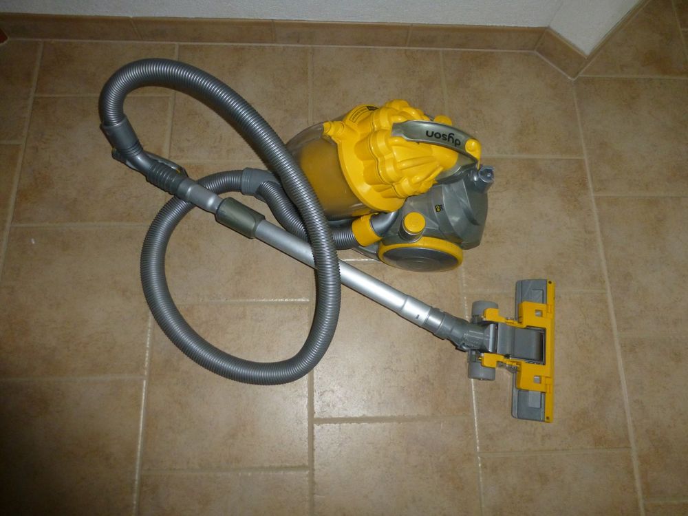 Staubsauger Dyson DC08 | Kaufen auf Ricardo
