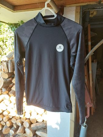 Haut de surf Billabong noir manches longues taille M