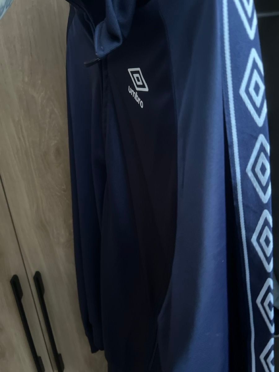 Umbro Giacche: Umbro Trainingsjacke XXL – Usato da Zäziwil venduto da Lesny3 1