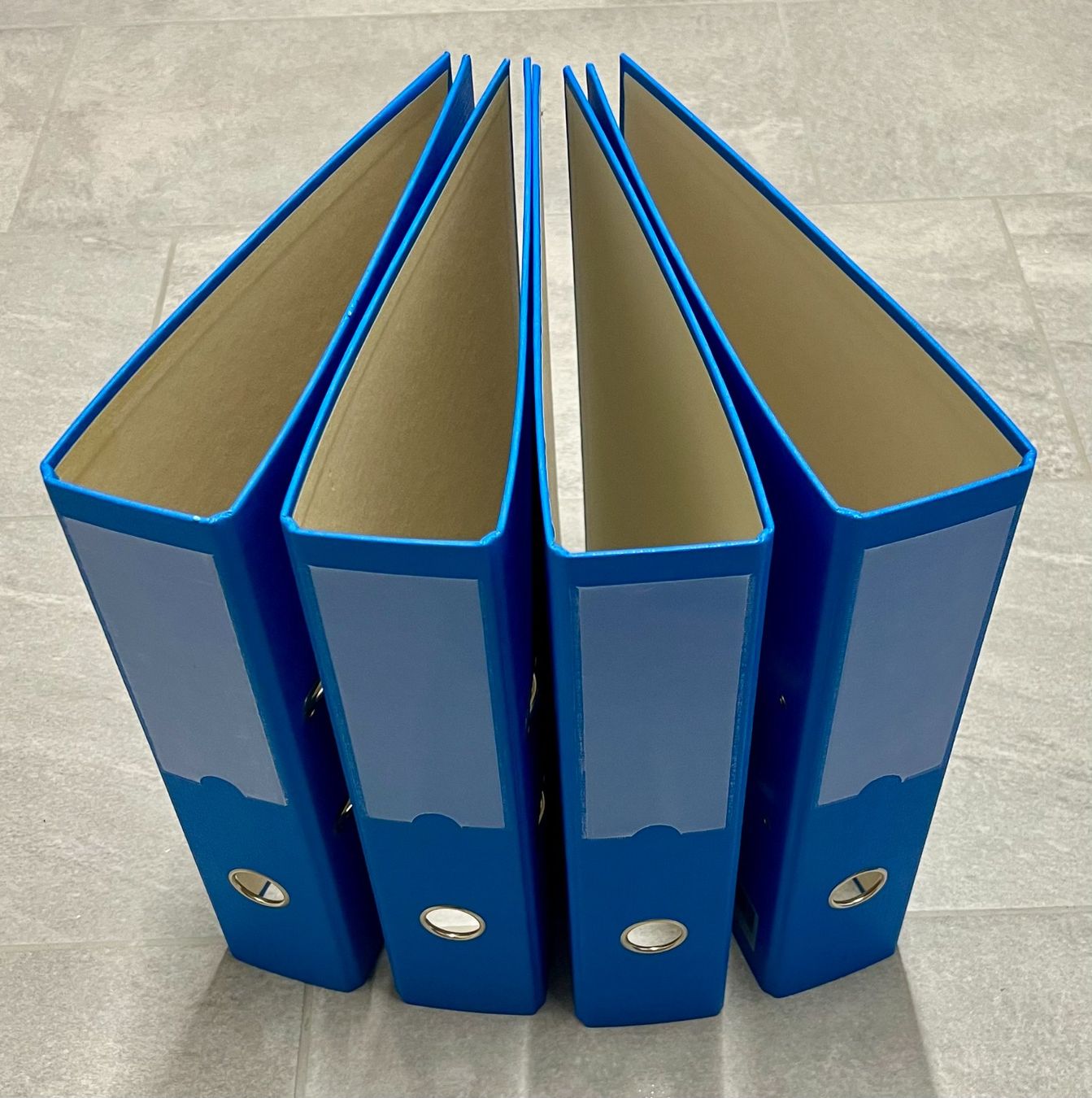 Raccoglitori: 4 Ordner A4 Hochformat blau – Usato da Leimbach TG venduto da easydiver87