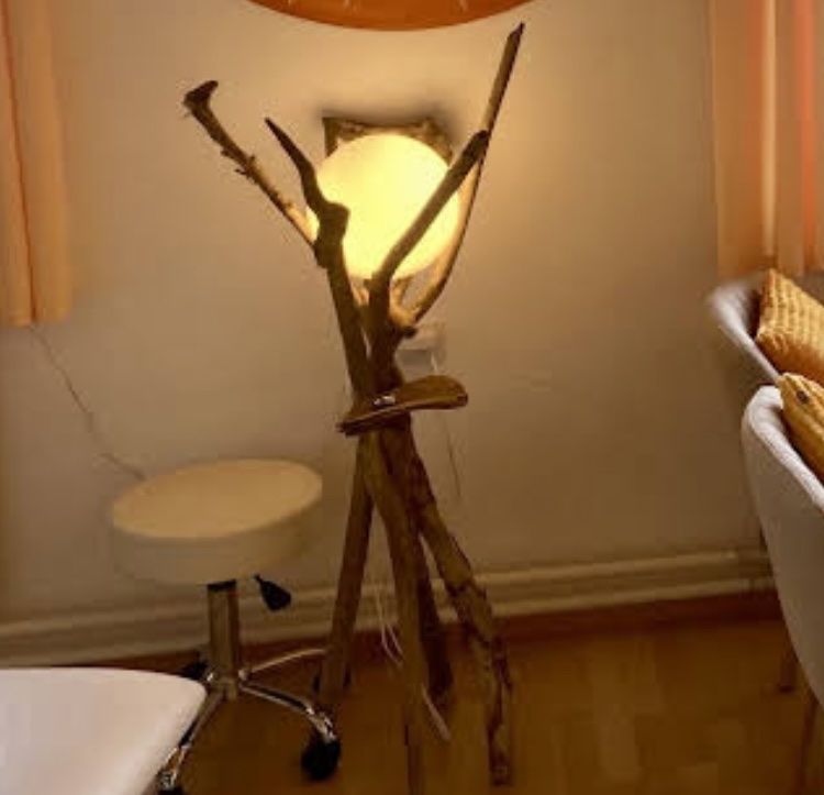 Lampade: Selbst gebaute einzigartige Schwemmholzlampe – Usato da Zofingen venduto da inf_2plw