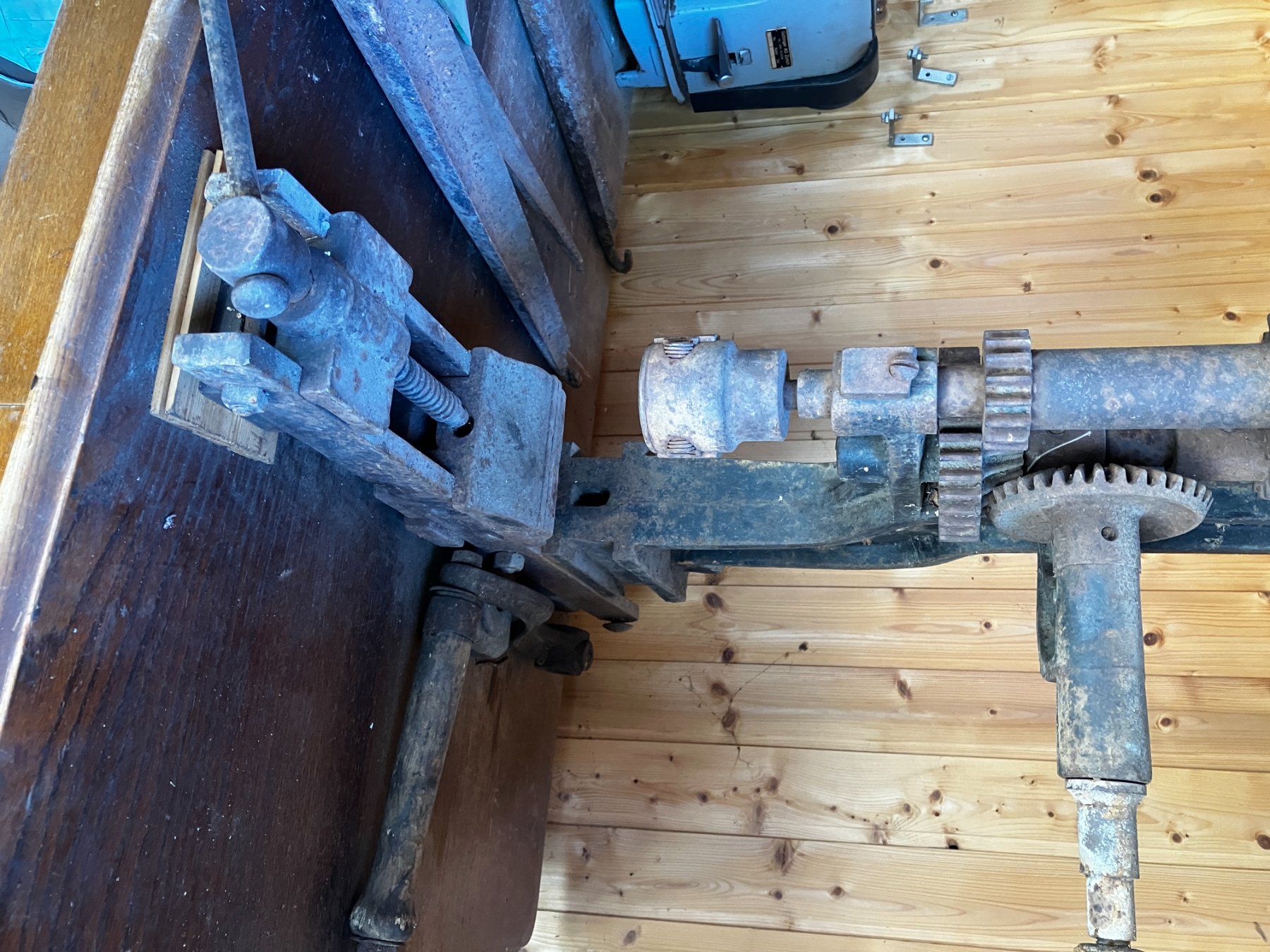 Tutti gli attrezzi: Antiker Tischbohrer, ohne Strom! – Usato da Zürich venduto da SAMOHT8037 2