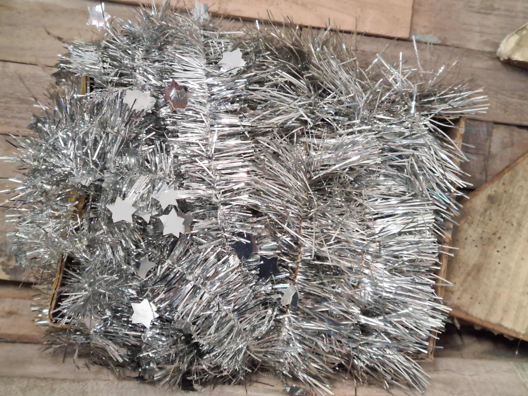 Alle Dekorationen: Silbrige Christbaum Lametta – Gebraucht aus Amriswil von kleindeko 1