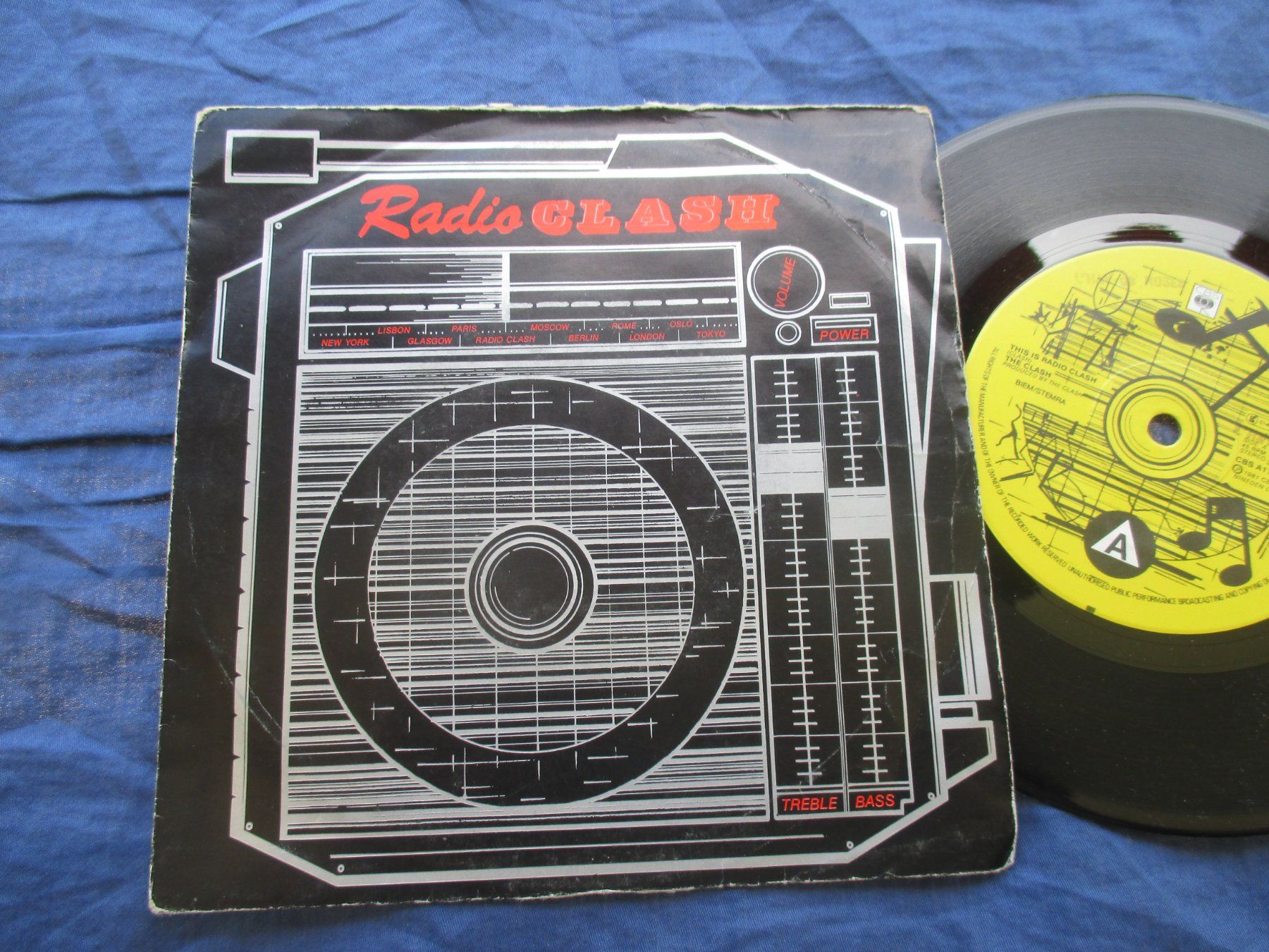 Schallplatten: The Clash : Radio Clash – Gebraucht aus Colombier NE von Nevenma