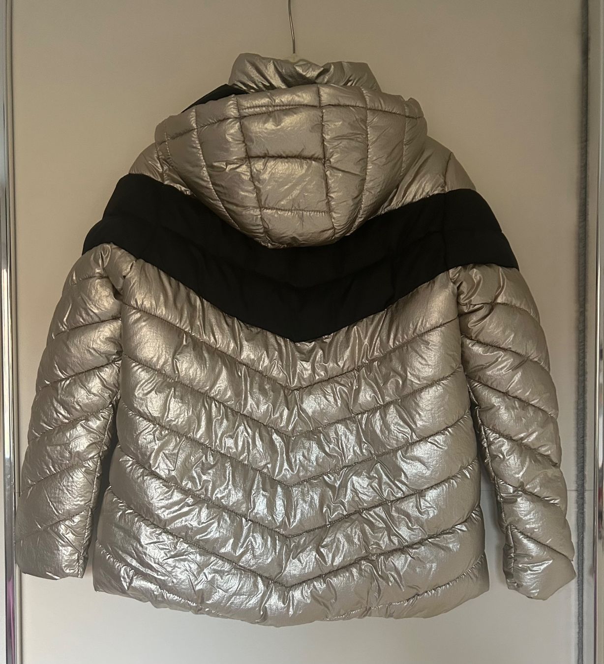 Jacken & Mäntel: Winter-Steppjacke silber-schwarz – Neu (gemäss Beschreibung) aus Winterthur von Flamenca7 1