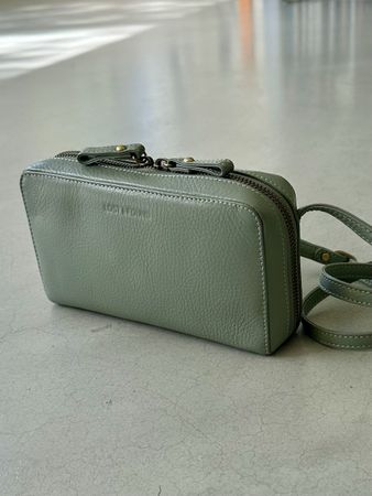 Umhängeportemonnaie von Lost&Found in Farbe Mint