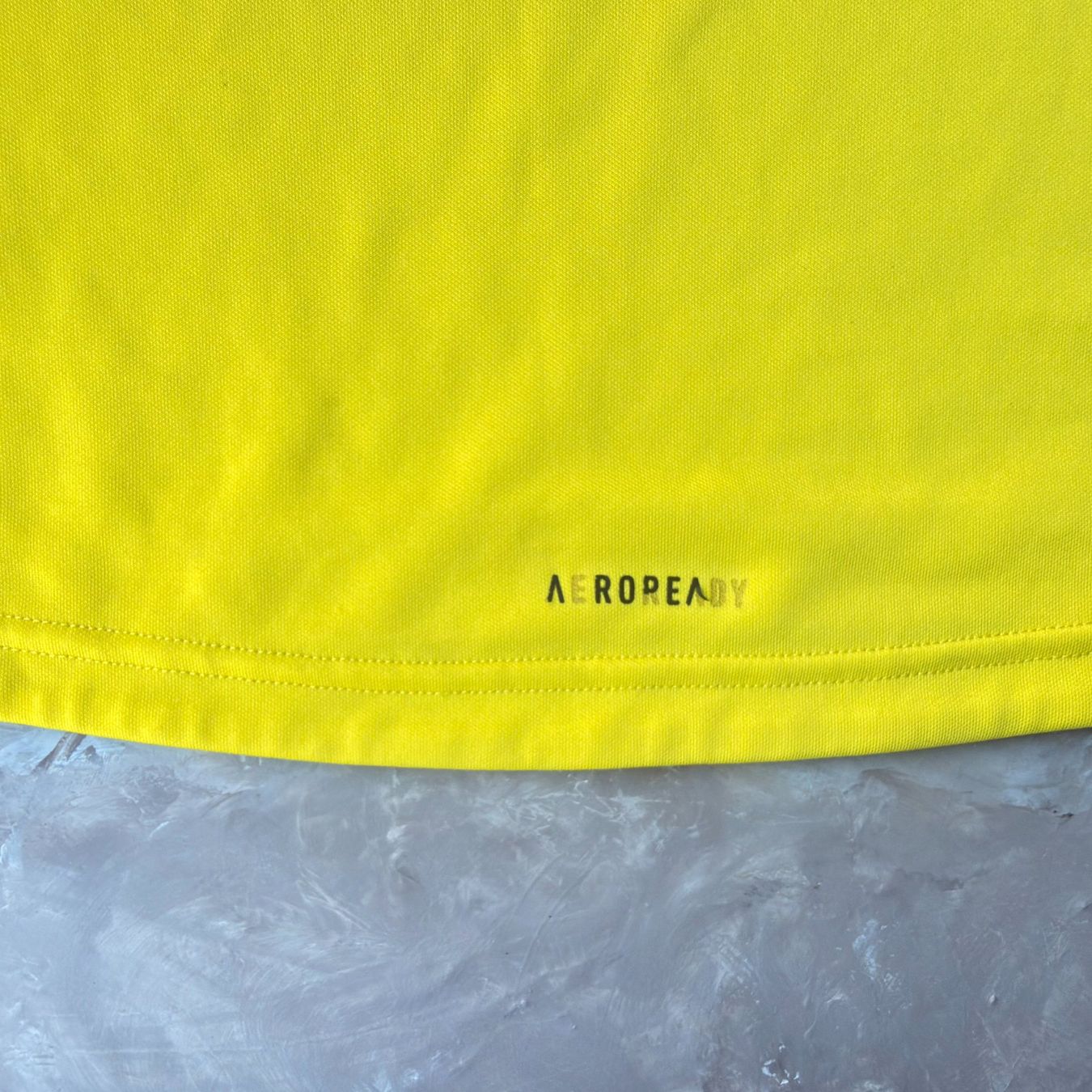 Adidas Chemises, T-shirts & Polos: T-shirt Adidas "The Future Is Today" – D'occasion à Thônex par Suisse.Shopping 3