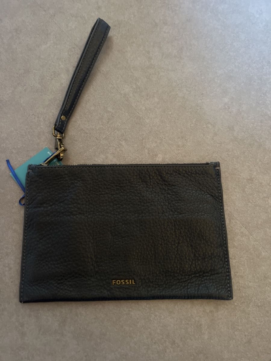 Fossil Sacs femmes: Pochette cuir Fossil – Neuf (Voir description) à Lugnorre par cla_j6bq 1
