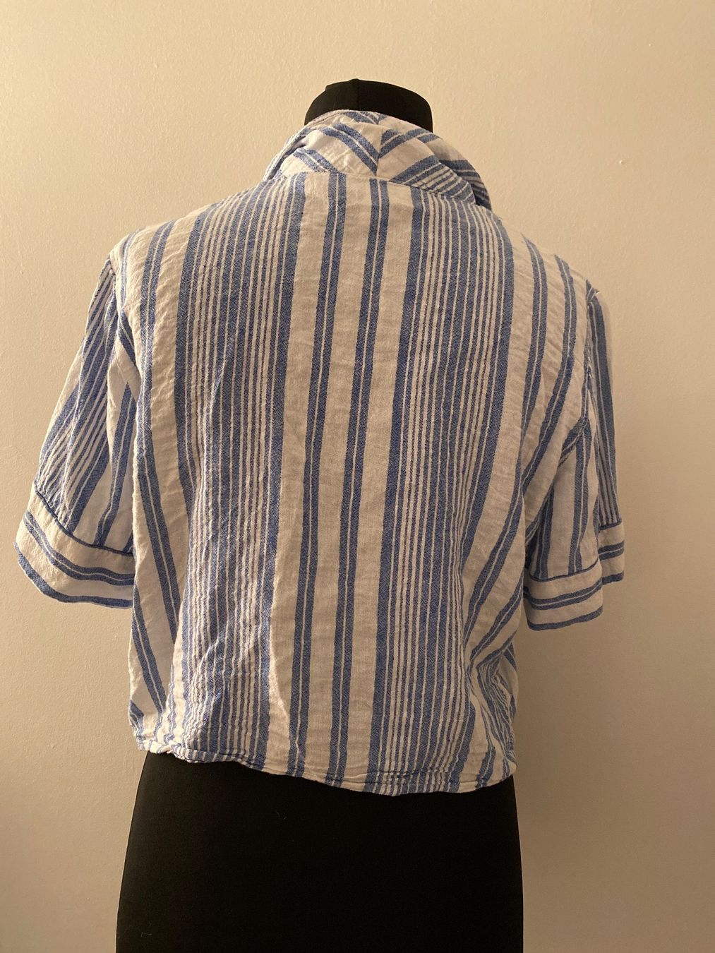 H&M Camicette: Kurze Bluse/Hemd zum Binden 1.- Startpreis – Usato da Horgen venduto da Aimee86 2