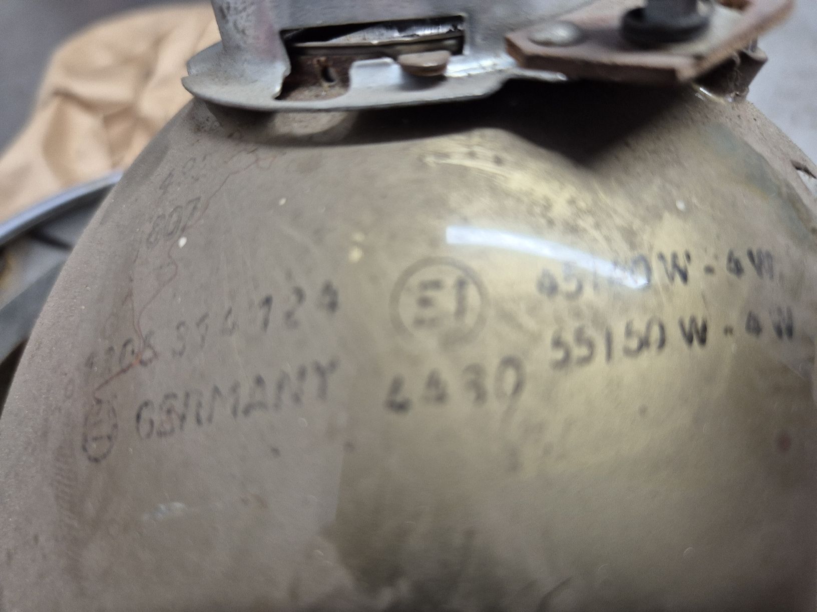 Bosch Tutti pezzi di ricambio auto: Scheinwerfer orig. Bosch IGM 1499 LA  – Usato da Wangen b. Olten venduto da madmax05 6
