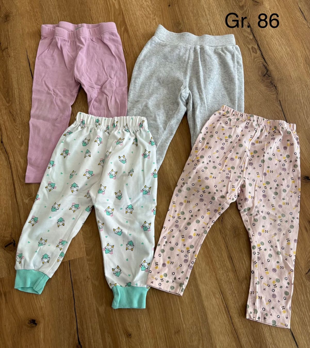 Lotti & Set di vestiti: Hose, Leggings Set, Gr. 86, – Usato da Oberiberg venduto da mon_q7c2