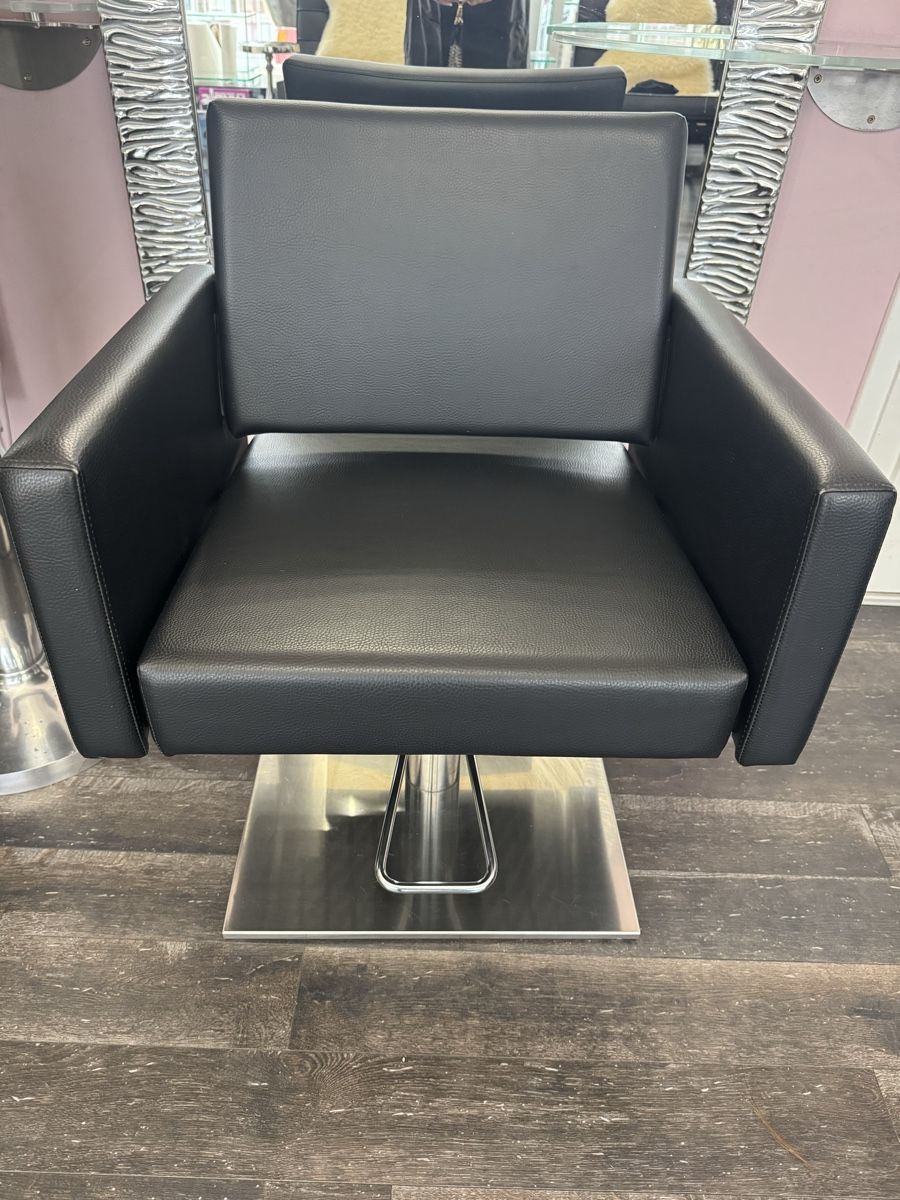 Sedie: Salon Ambiente Coiffeur Stuhl – Usato da Zürich venduto da Privat4444