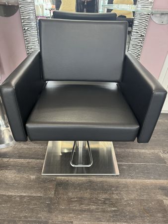 Salon Ambiente Coiffeur Stuhl