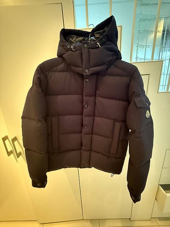Moncler Jacken: Moncler Daunenjacke – Gebraucht aus Kilchberg ZH von cochianco 1
