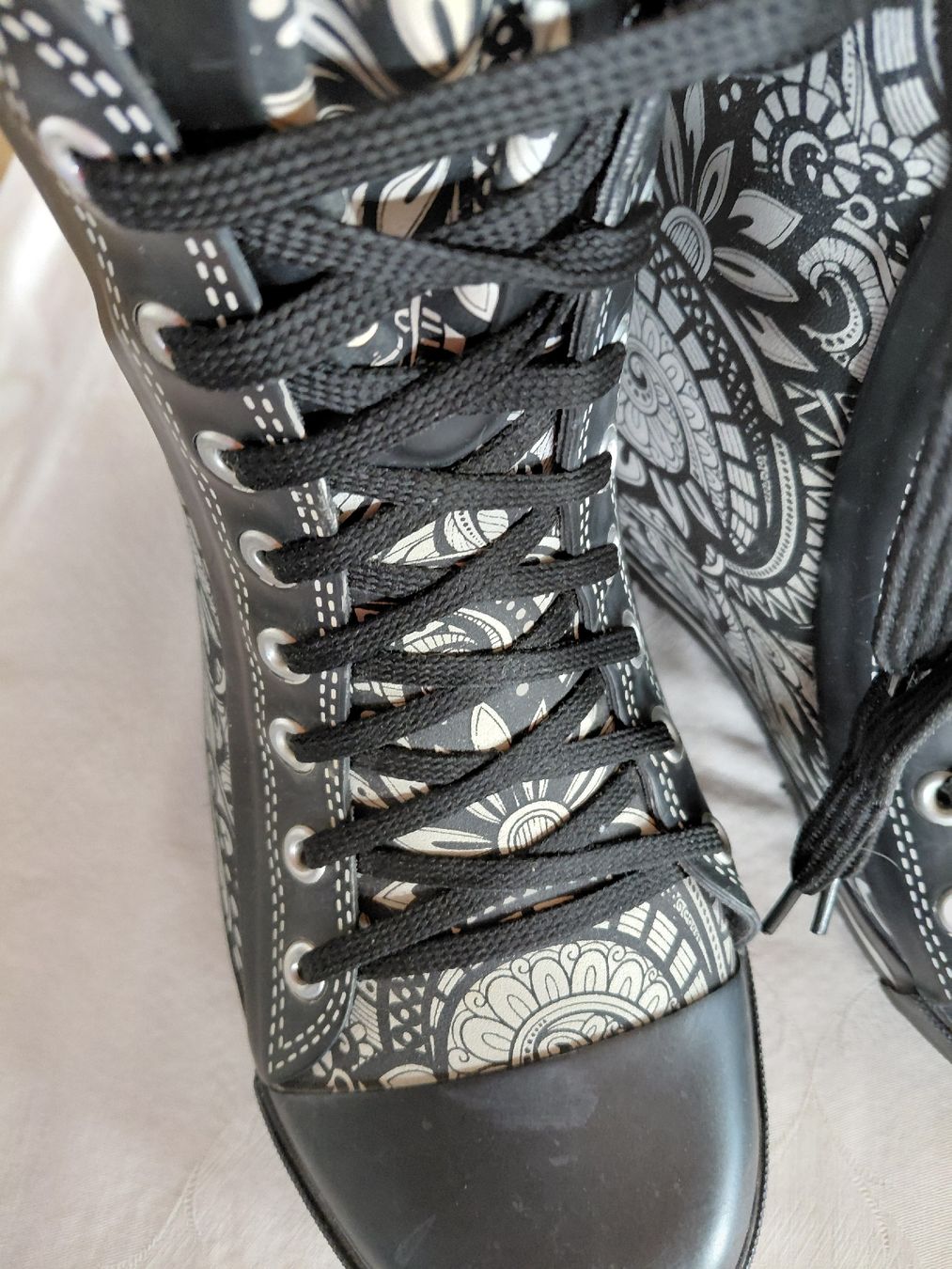 Scarpe da donna: ELVETIK   BOTTE – Nuovo (secondo la descrizione) da Veyras venduto da yonel78 1