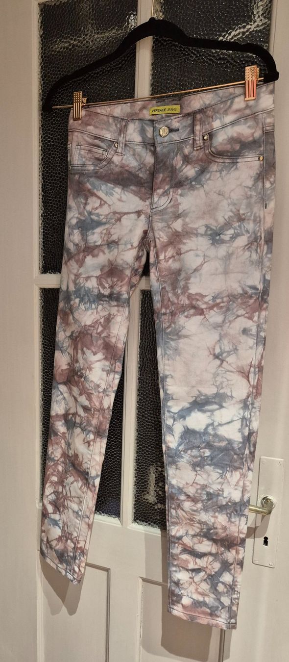 Versace Pantaloni: Neue Versace Jeans, Grösse 33, Batikmuster, Top! – Nuovo (secondo la descrizione) da Zürich venduto da Roberto040 3