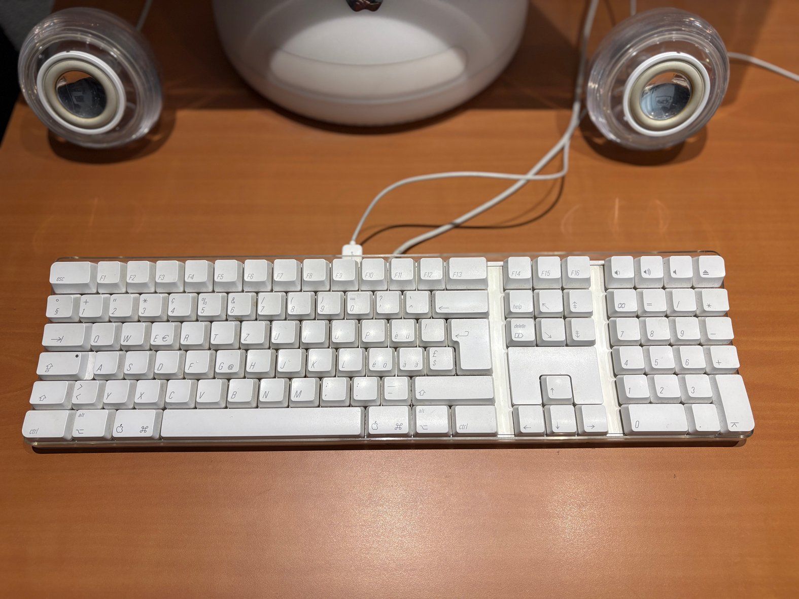 Apple PC: iMac G4  "iLamp" – Usato da Rüfenacht BE venduto da Menhirweb 1