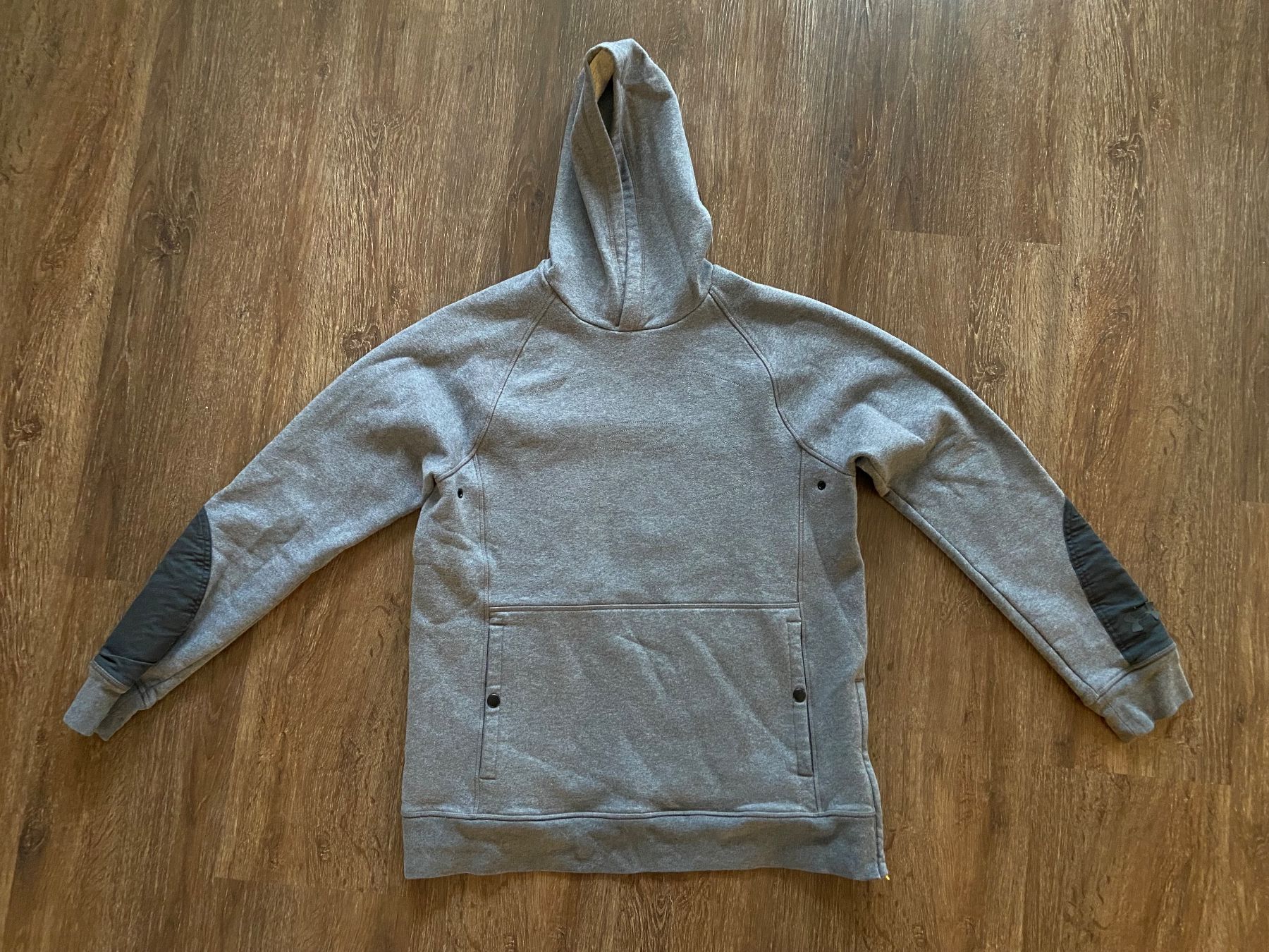 Under Armour Pullover & Sweatshirts: Under Armour Pulli Gr. L – Gebraucht aus Muttenz von bargain_hunter