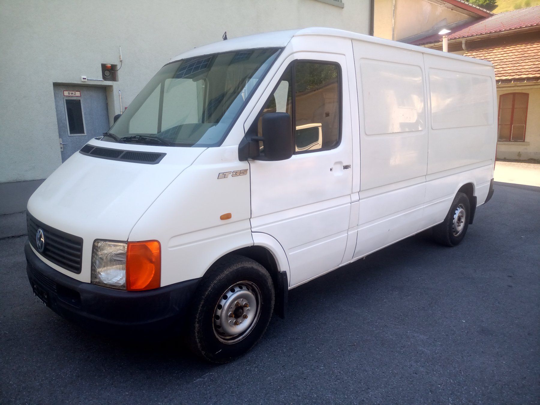 VW Camping Fahrzeuge: VW LT35 Camper – Gebraucht aus Reichenburg von finden001