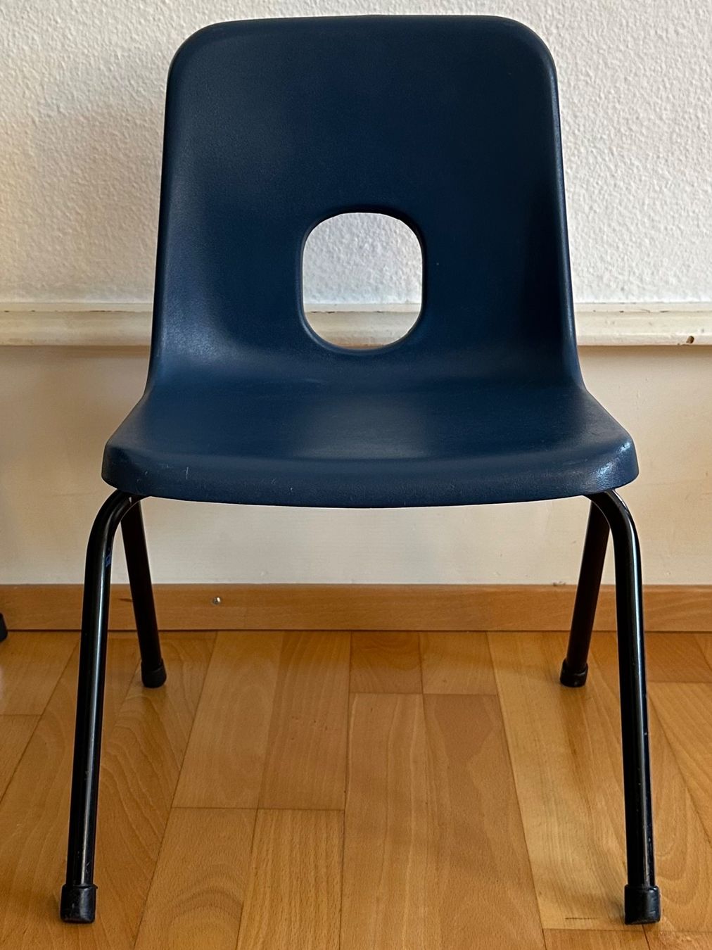 Stühle: Robin Day Kinderstuhl Polyprop - das Original von Hille – Gebraucht aus Winterthur von gutDingmint 2