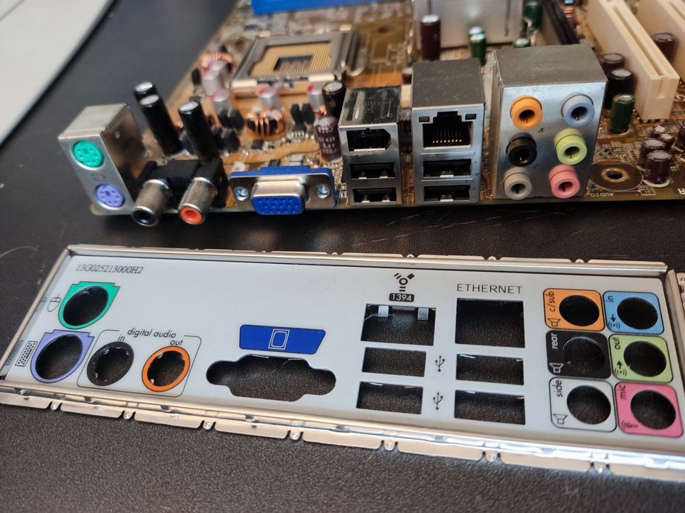 Panneau Shield I/O Asus P5LP-LE Rev 5.03 – Plaque Arrière – Occasion