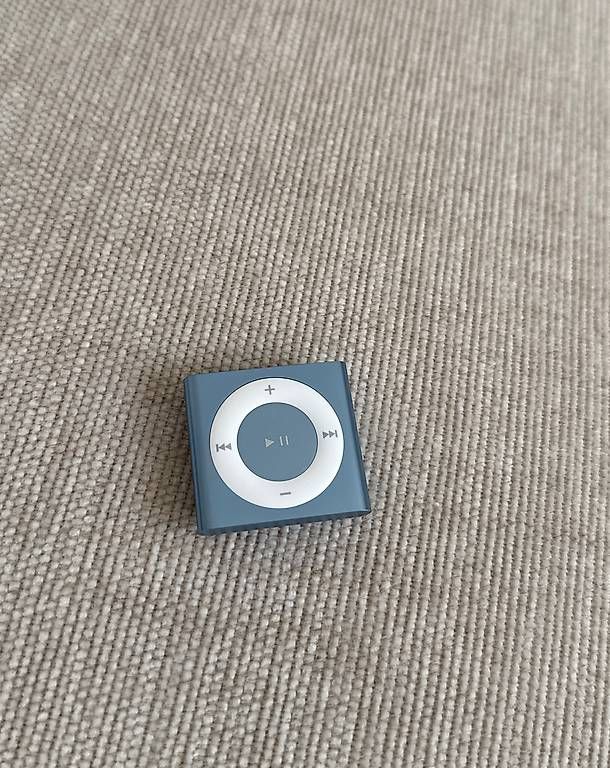 Apple Lettore multimediale portatile: iPod Shuffle 4. Generation 2GB – Usato da Bern venduto da Sareliii 1