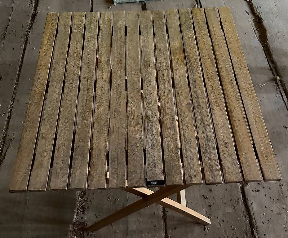 Tische: Bistrot Tische Holz – Gebraucht aus Lantsch/Lenz von rub_k26k 1