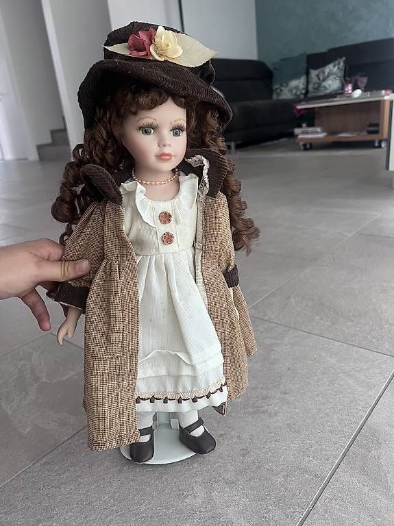 Bambole: Alte Porzellan Puppe – Usato da Brugg AG venduto da Elena144-