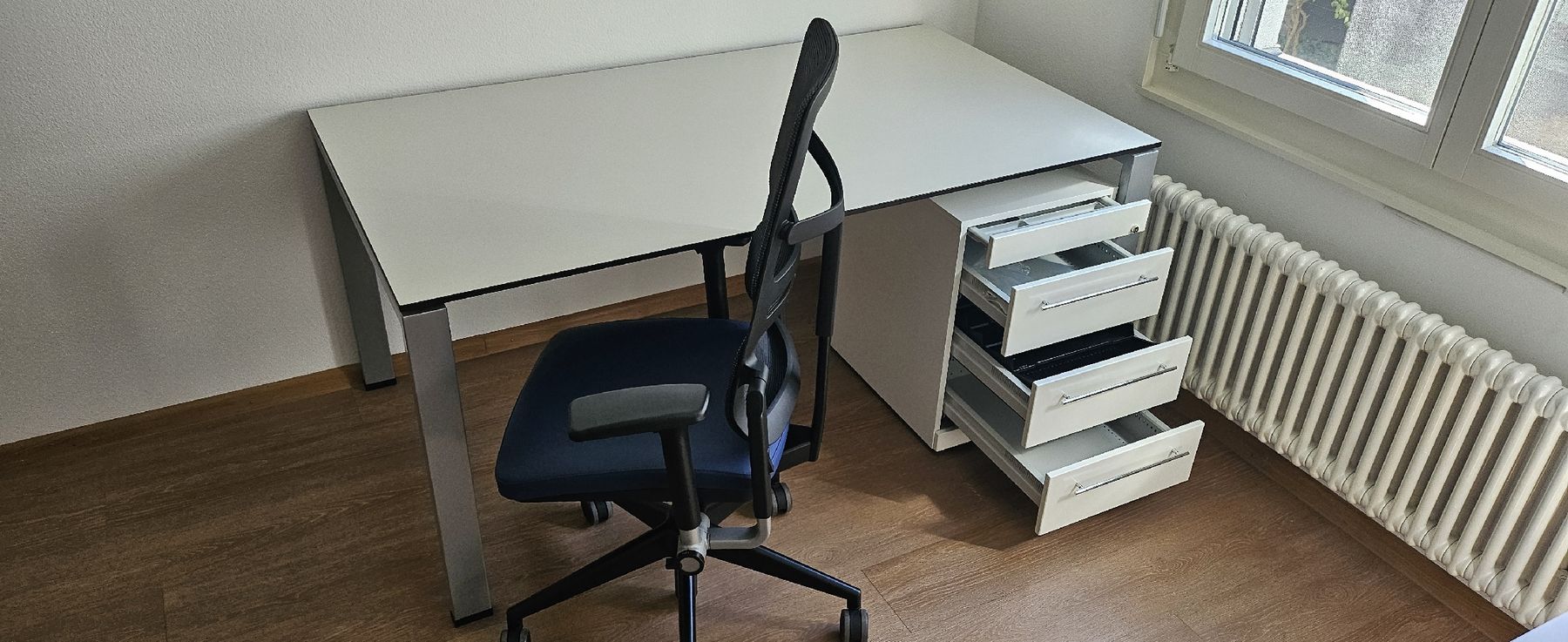 Scrivanie: Bürotisch-Schreibtisch – Usato da Basel venduto da Xanperican 4