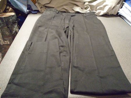 Hosen Grösse 34, H&M, schwarz, Bundfalten