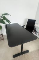 Schreibtisch schwarz, höhenverstellbar, gut erhalten