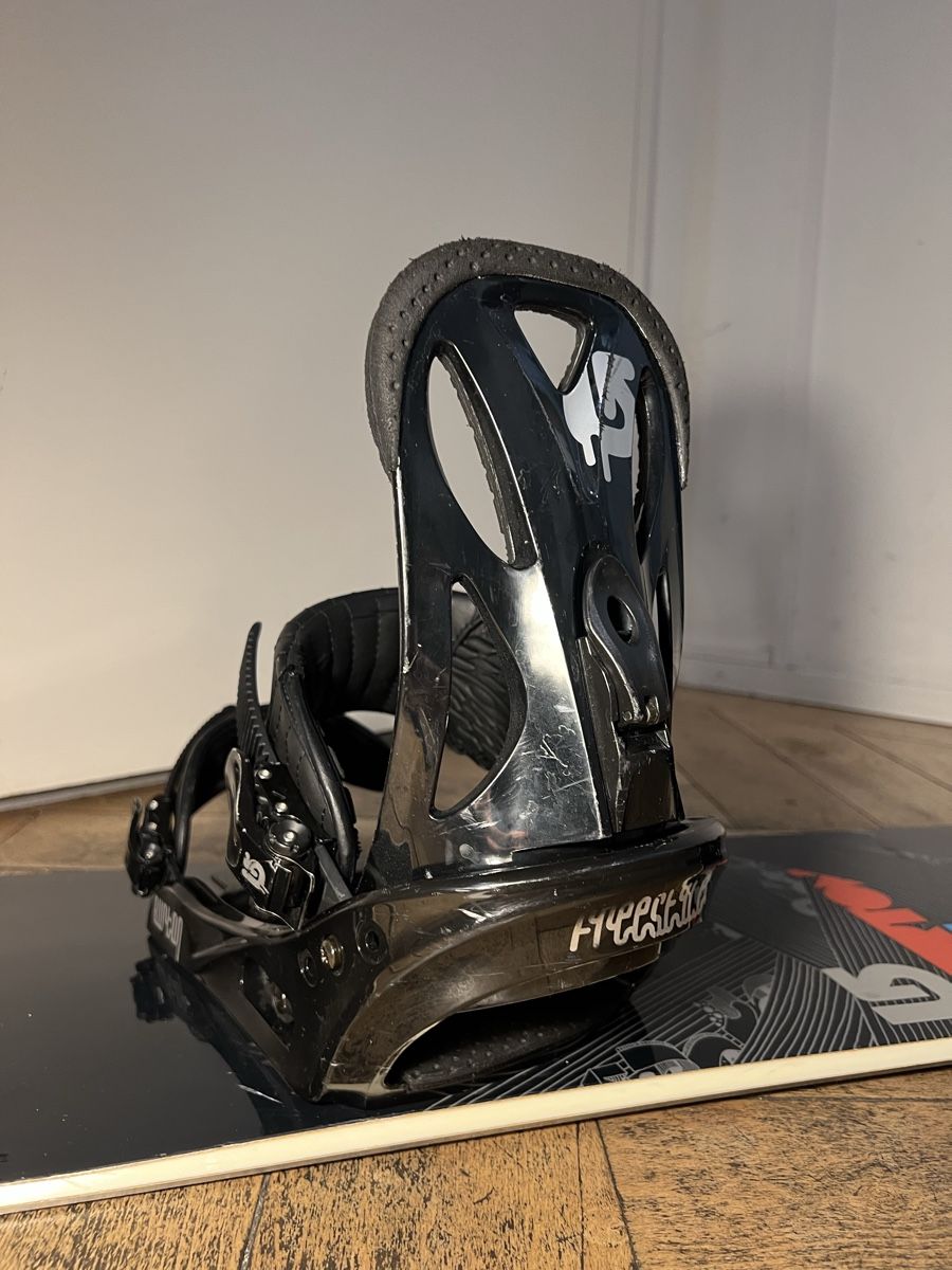 Burton Board: Snowboard Burton Clash 155 + Schuhe Nike – Usato da Luzern venduto da 301_7ftt 5